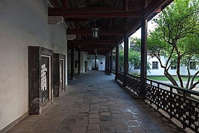 沉浸式模拟游戏《血色西部》将于12月5日推出1.0版本